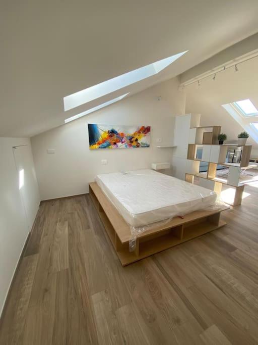 Deliziosa Mansarda Con Vista Panoramica Apartment คูเนโอ ภายนอก รูปภาพ